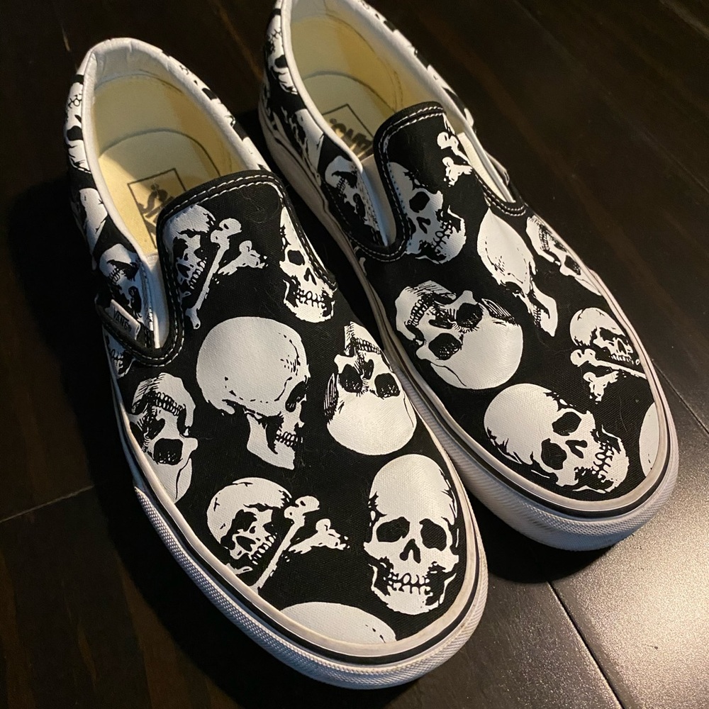 Men’s vans skull slip one size 10